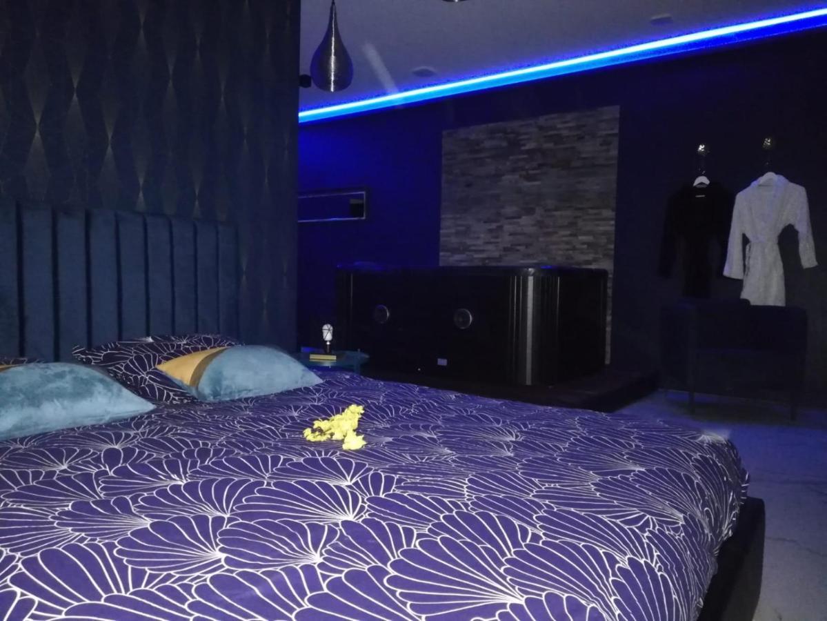 Suite Blue Jacuzzi Le Breuil  외부 사진